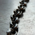 因果関係の解説と刑事裁判における相当因果関係説・危険の現実化の事例